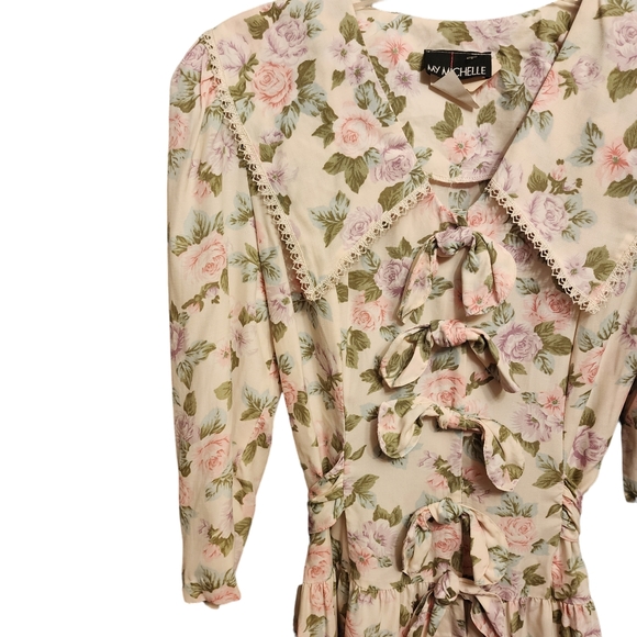 Vintage Floral Cottagecore Romper - Picture 2 of 12